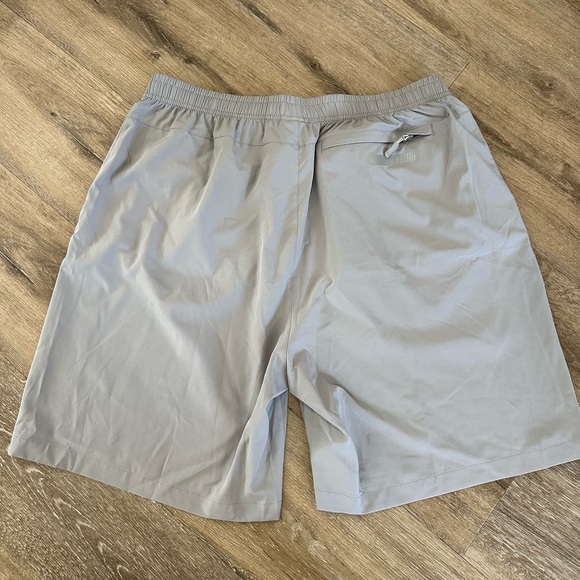Men’s Northyard workout shorts - Picture 2 of 3
